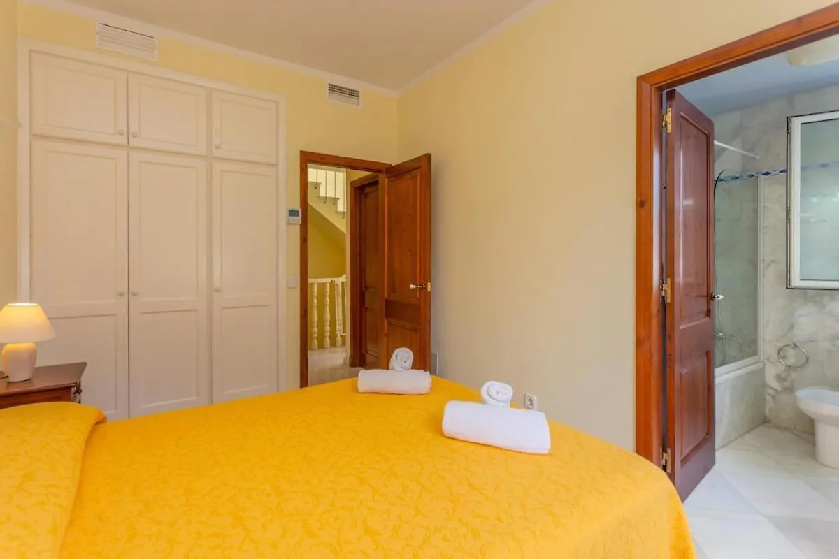 Villa Francisca 사 칼레타 스페인