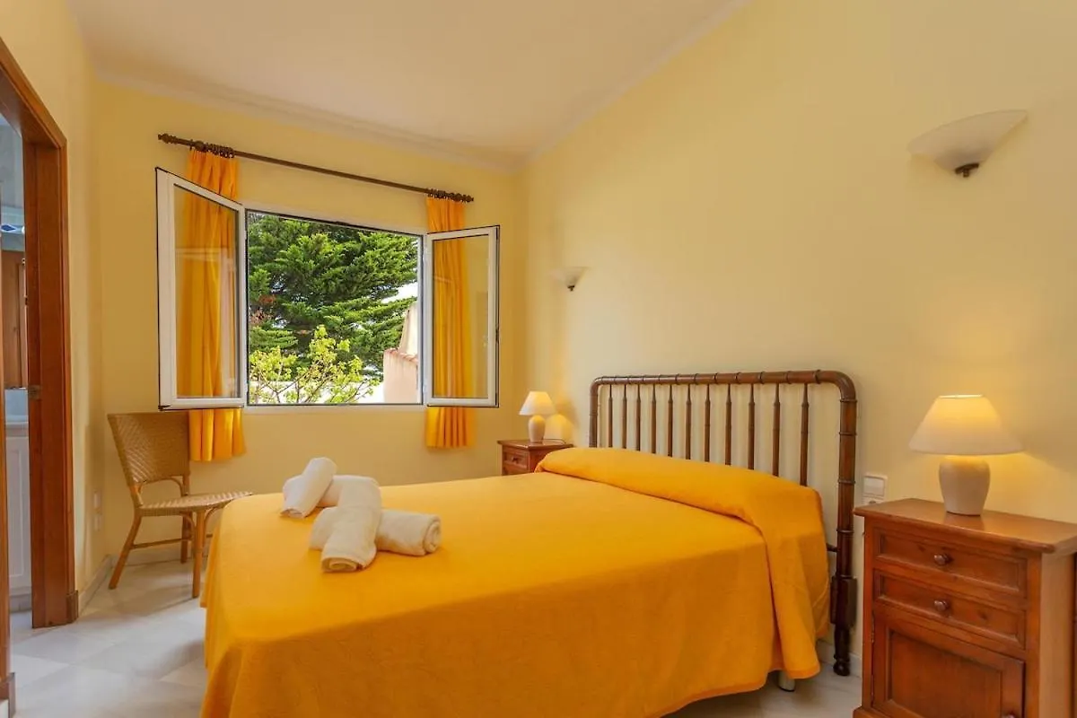Villa Francisca 사 칼레타 0*,